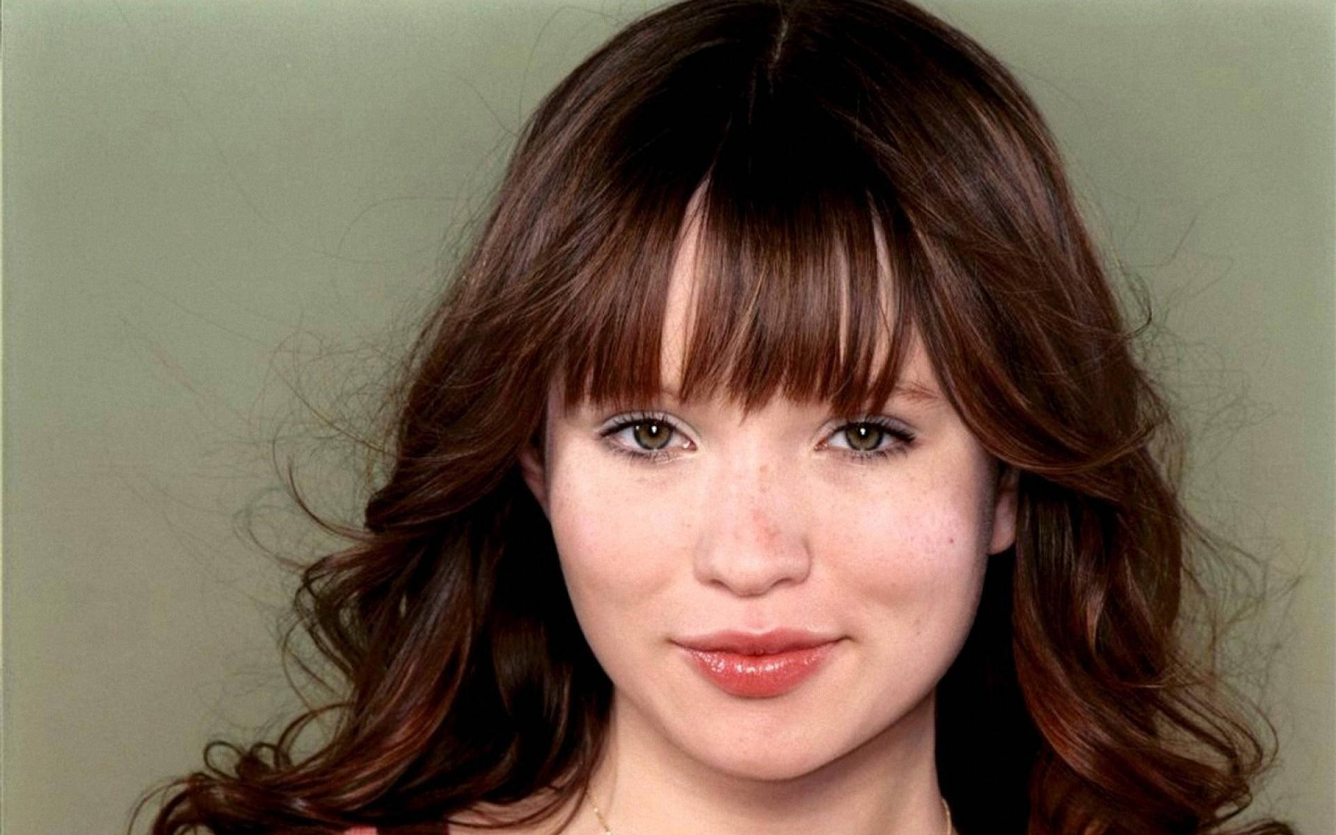 Australian Actress Emily Browning Cute Smile Background