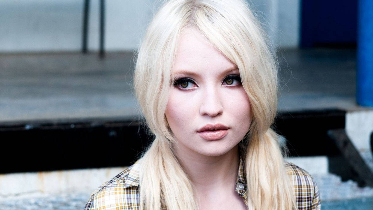 Australian Actress Emily Browning Platinum Blonde Hair Background