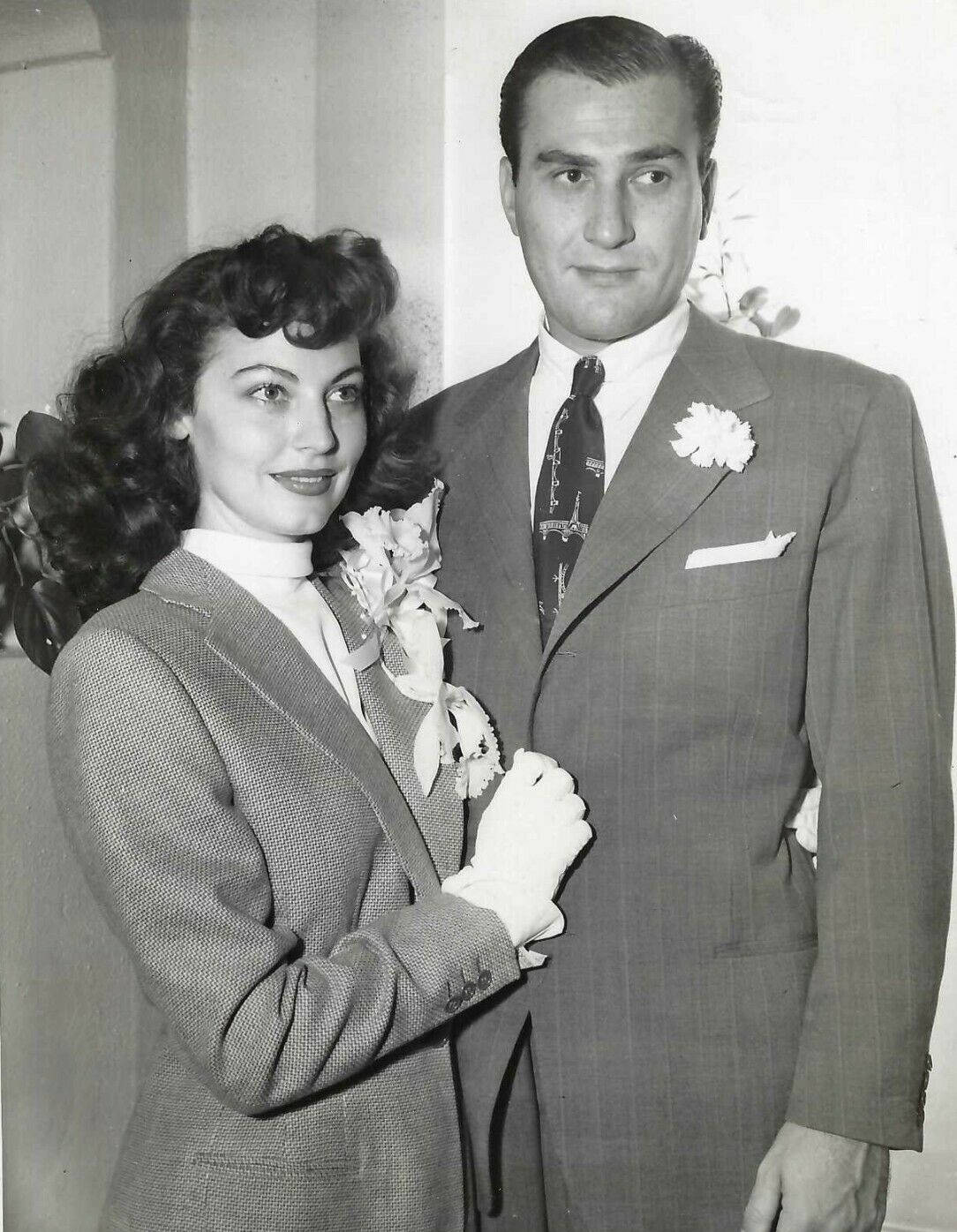 Ava Gardner With Artie Shaw Background