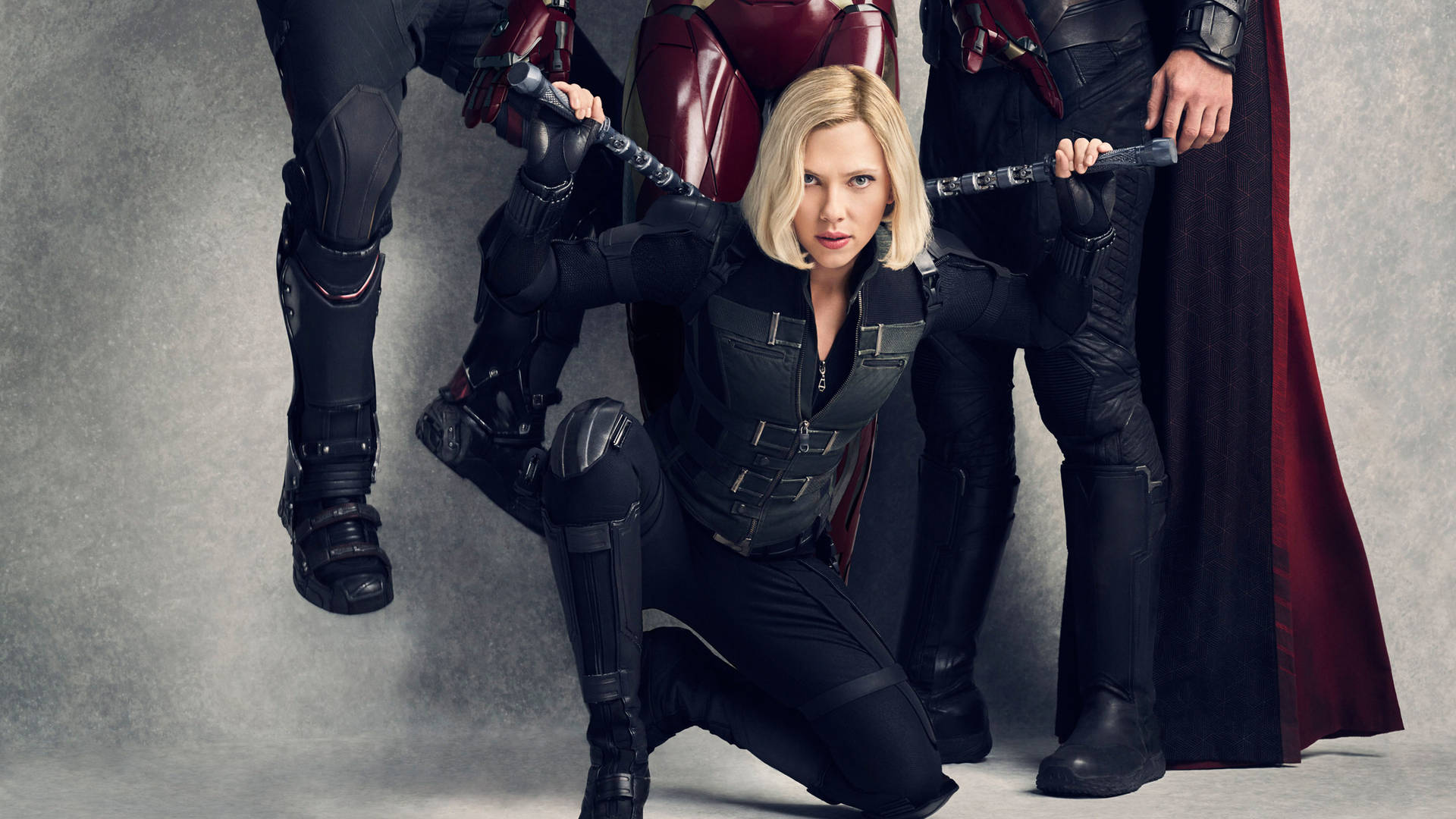 Avengers Infinity War 4k Crouching Natasha Background