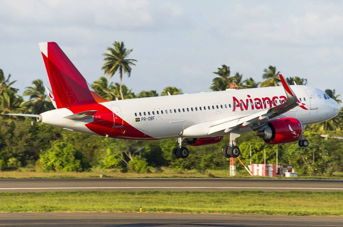 Avianca Airline Airbus A320-251n During Take Off Background