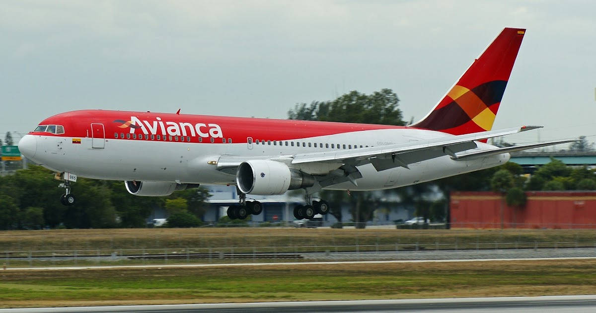 Avianca Airline Boeing 767 Landing Shot