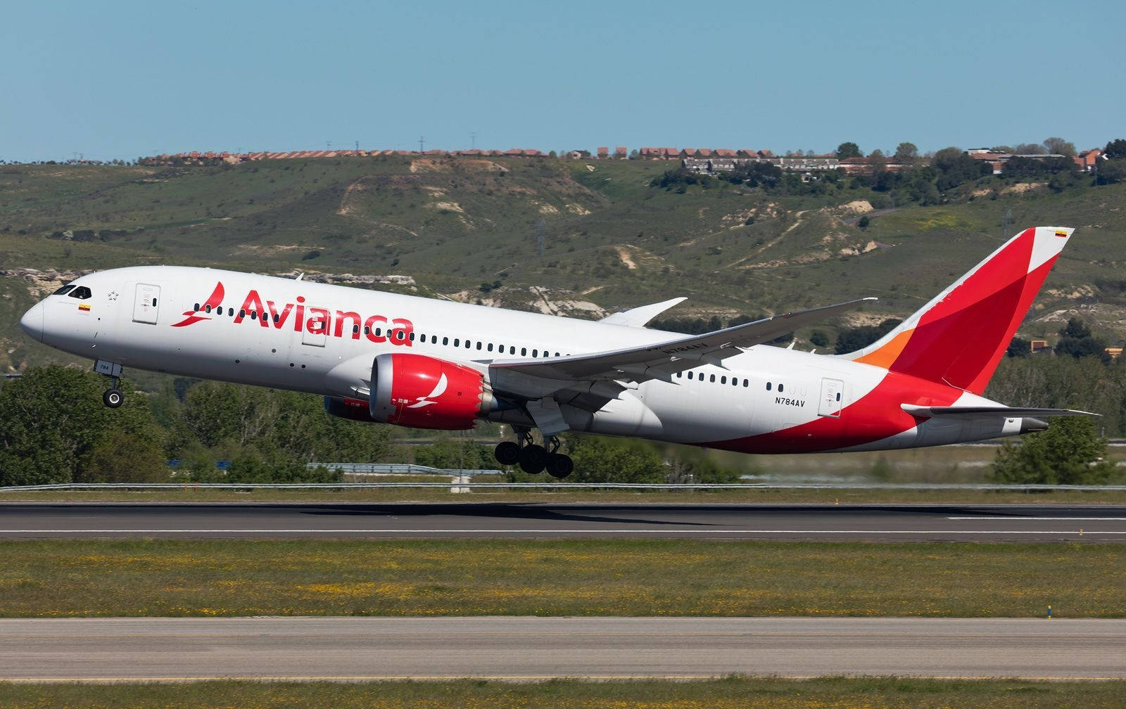 Avianca Airline Boeing 787-8 Dreamliner Take Off Background