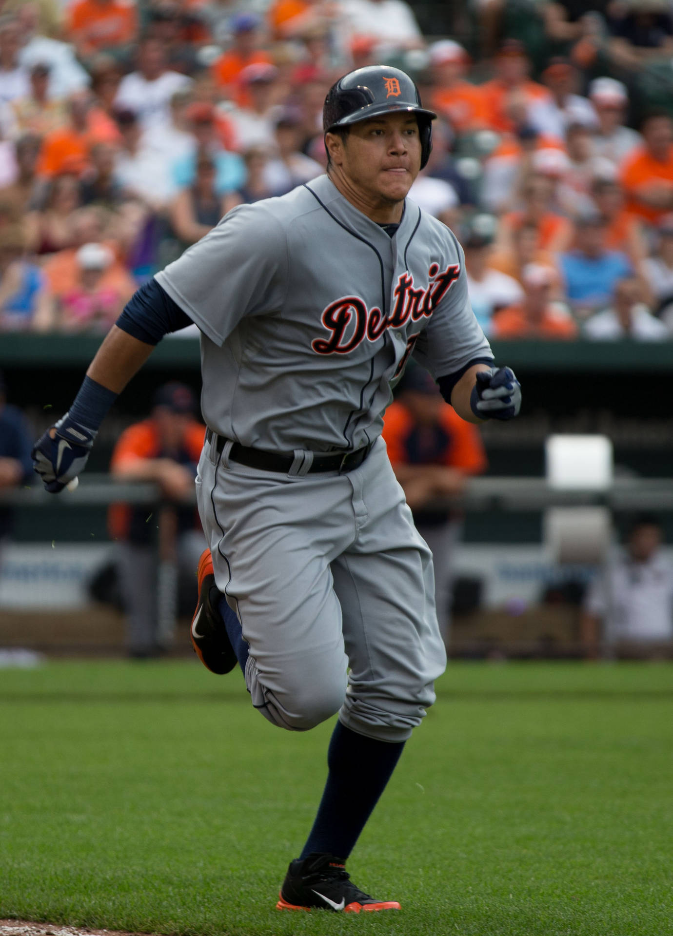 Avisail Garcia Running For Detroit Background