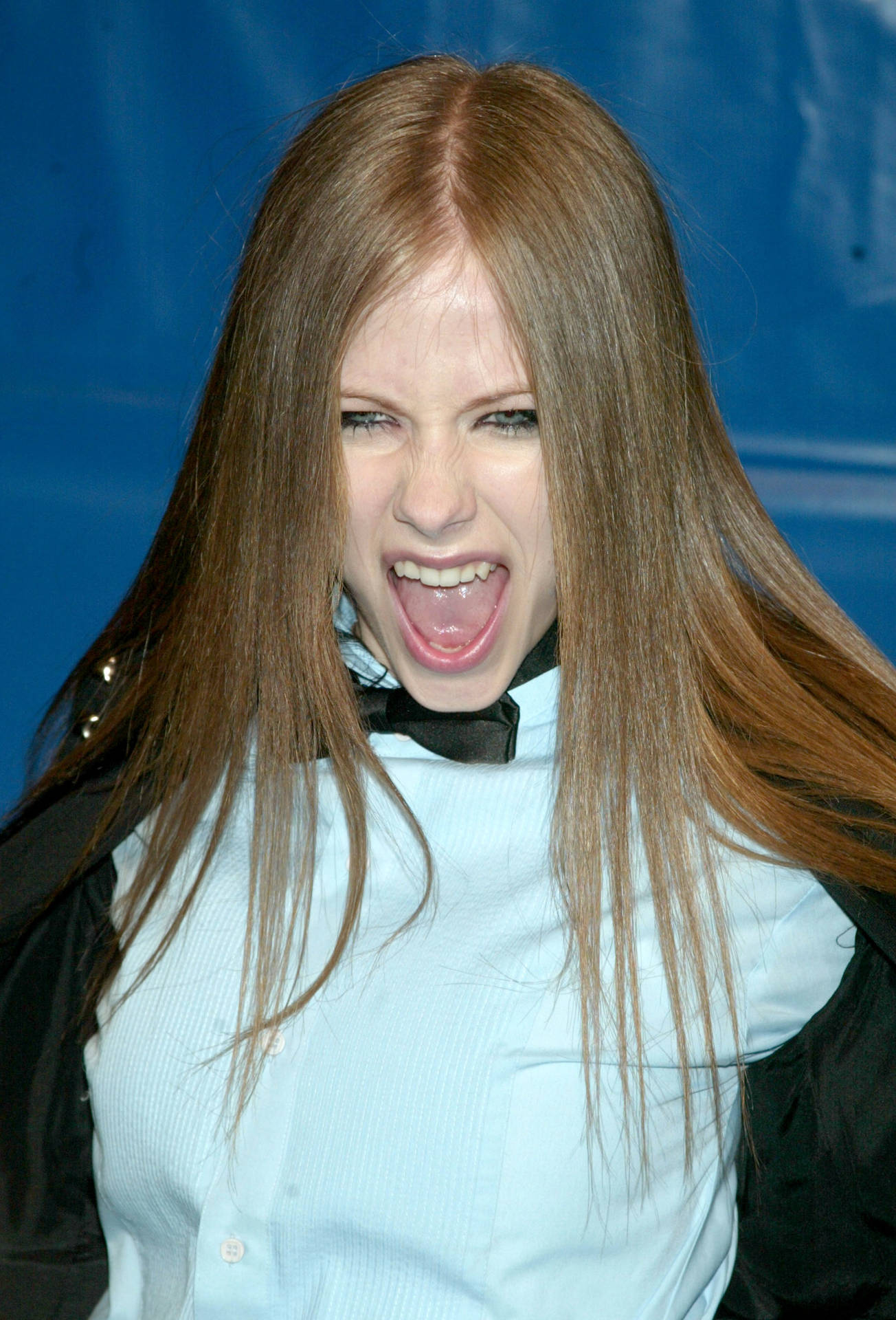 Avril Lavigne At Grammys Background