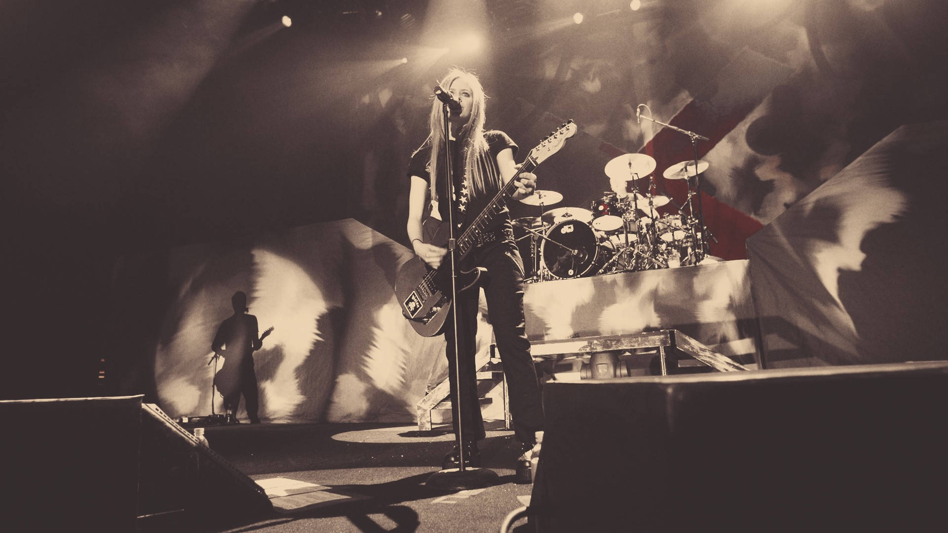 Avril Lavigne Onstage Background