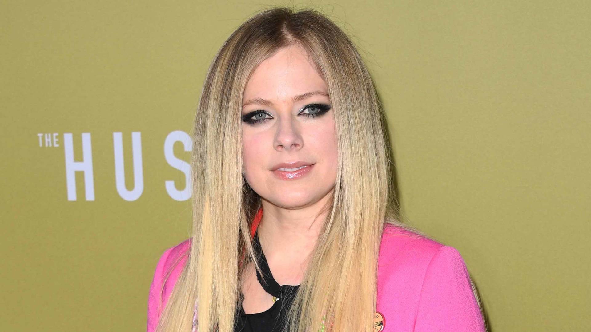 Avril Lavigne The Hustle Background