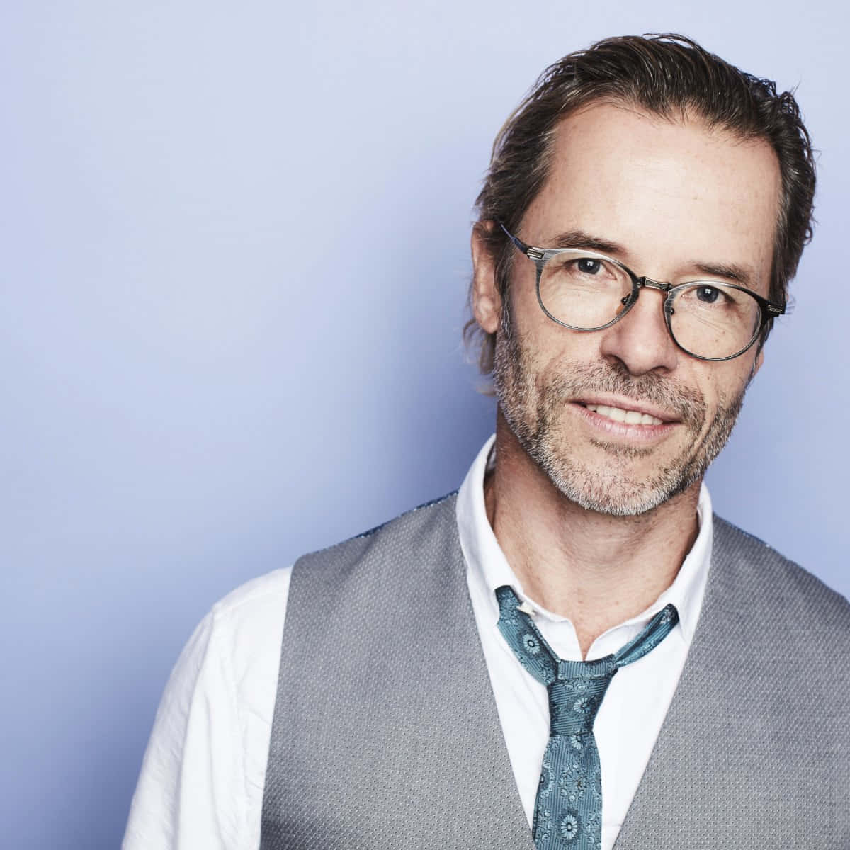 Award-winning Actor Guy Pearce Portrait Background
