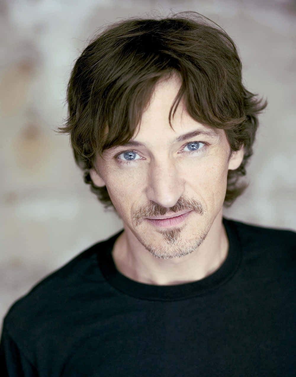 Award-winning Actor John Hawkes Posing For A Photo Background