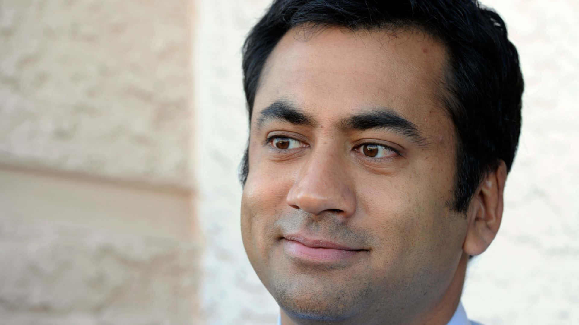 Award-winning Actor Kal Penn In An Inspiring Pose