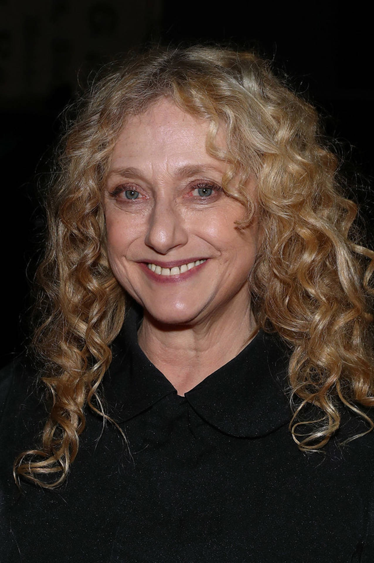 Award-winning Actress Carol Kane Flaunting Her Signature Curly Blonde Hairstyle