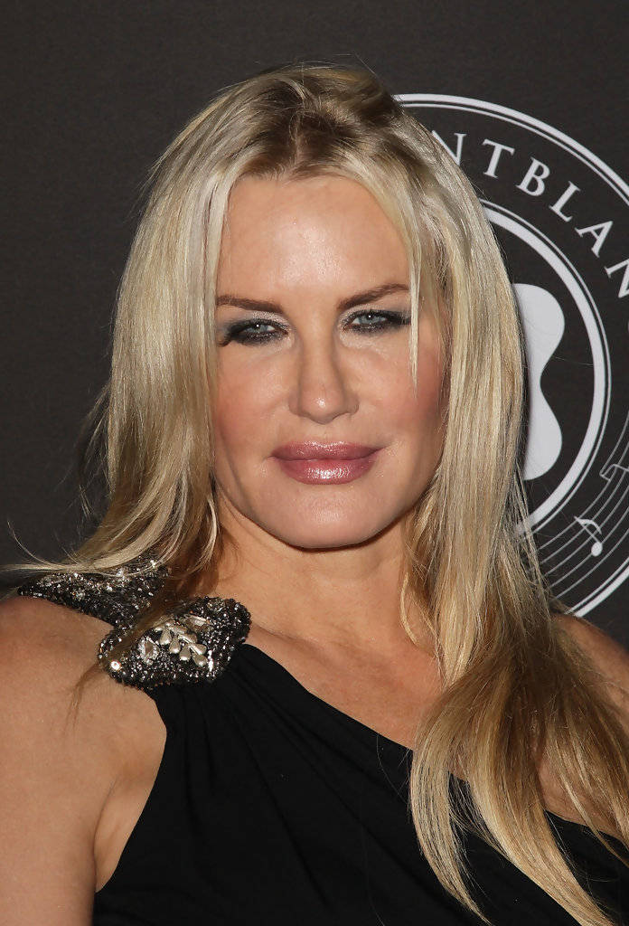 Award Winning Actress Daryl Hannah Background