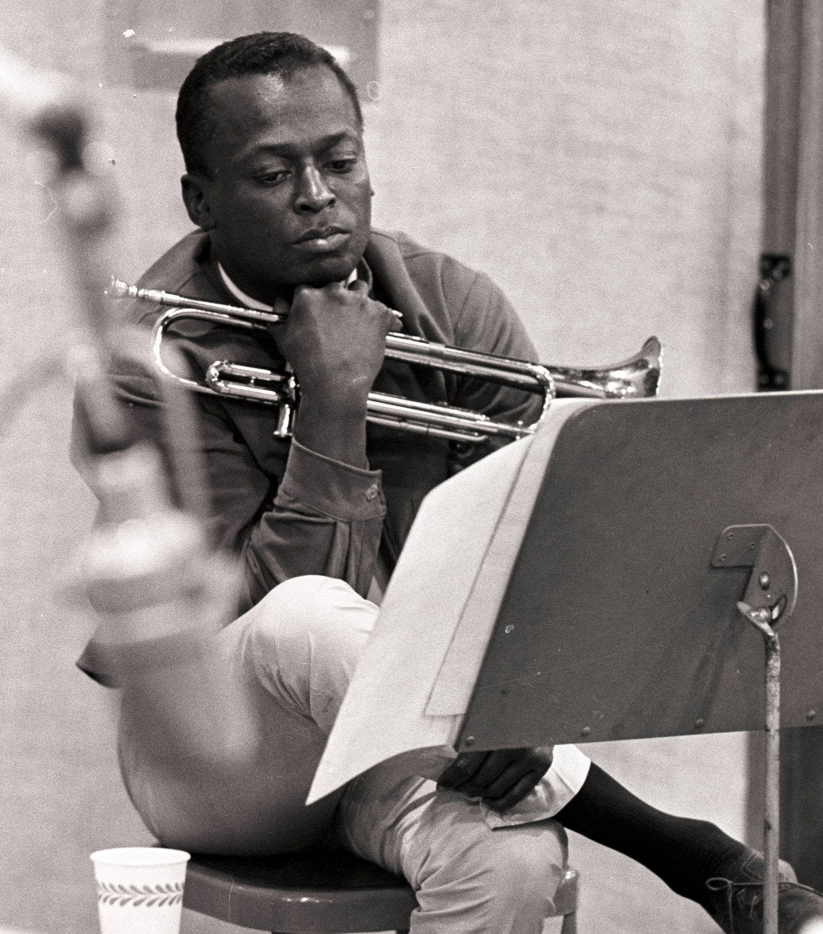 Award Winning Artist Miles Davis In High Definition Background