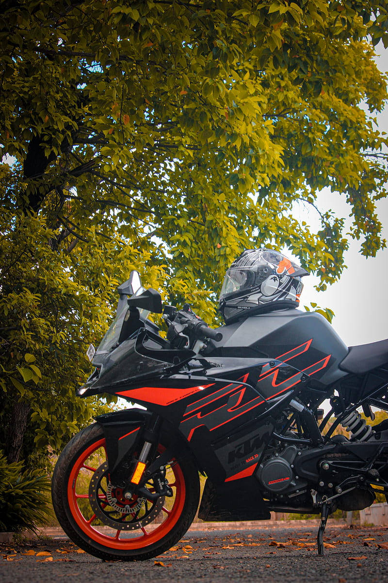 Awesome Black Ktm Rc 200 Background