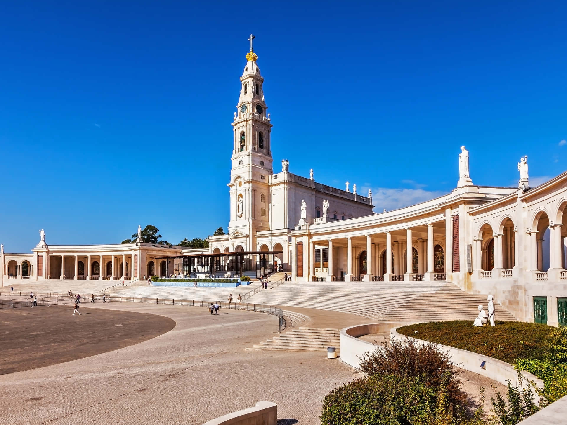 Awesome Photo Of Fatima Sanctuary