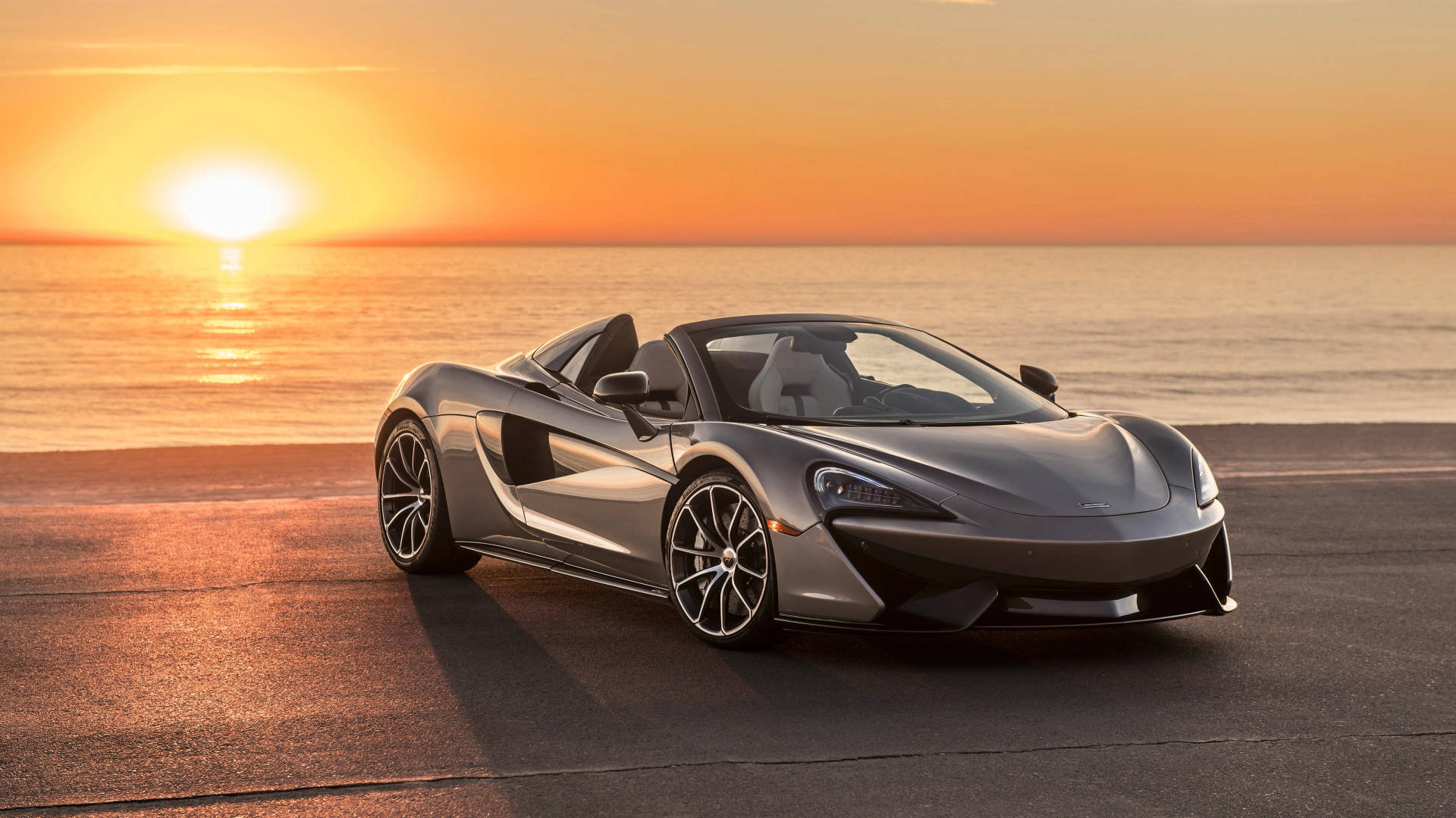 Awesome Silver Mclaren Spyder Background