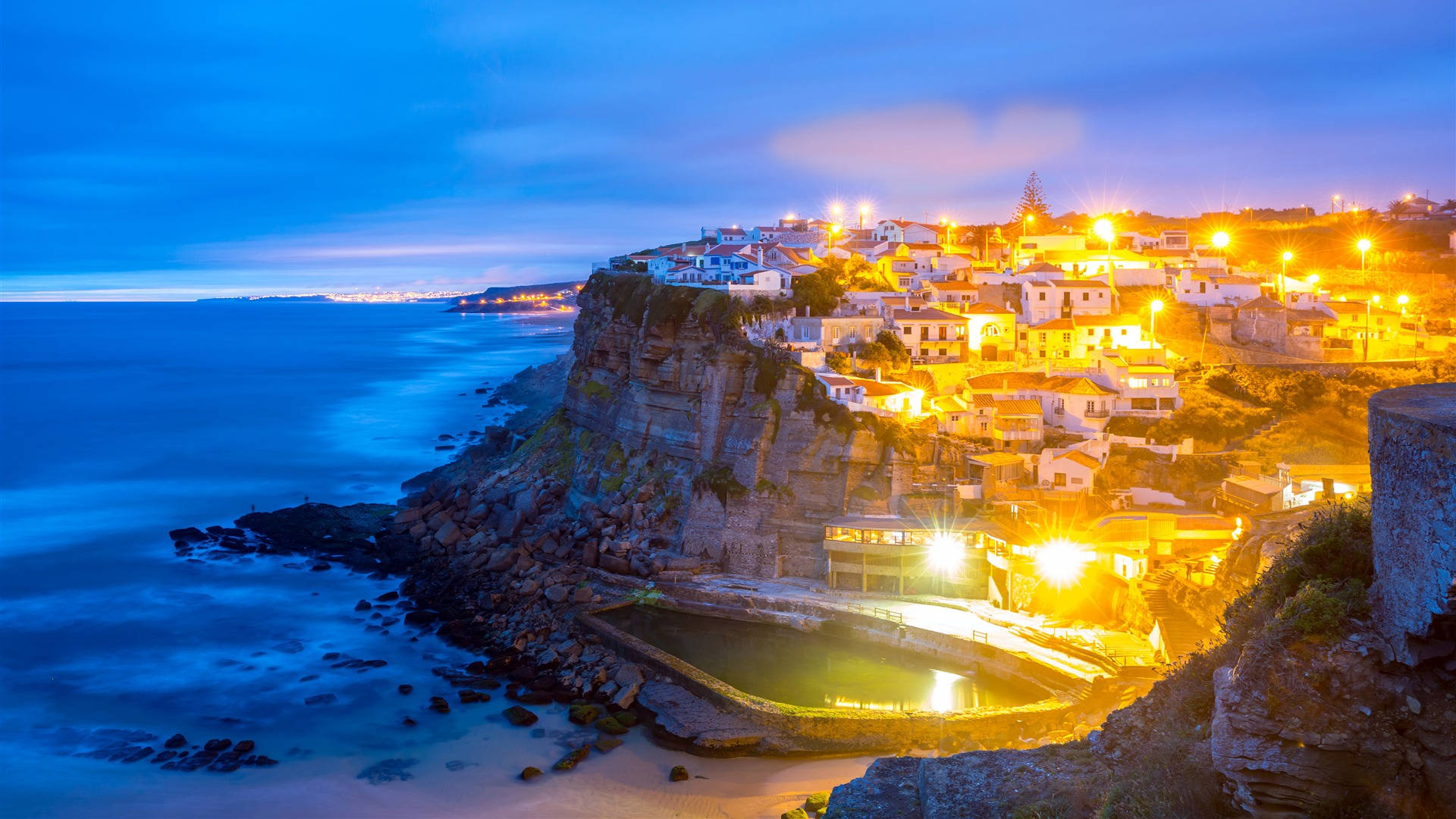 Azenhas Do Mar Sintra At Night Background