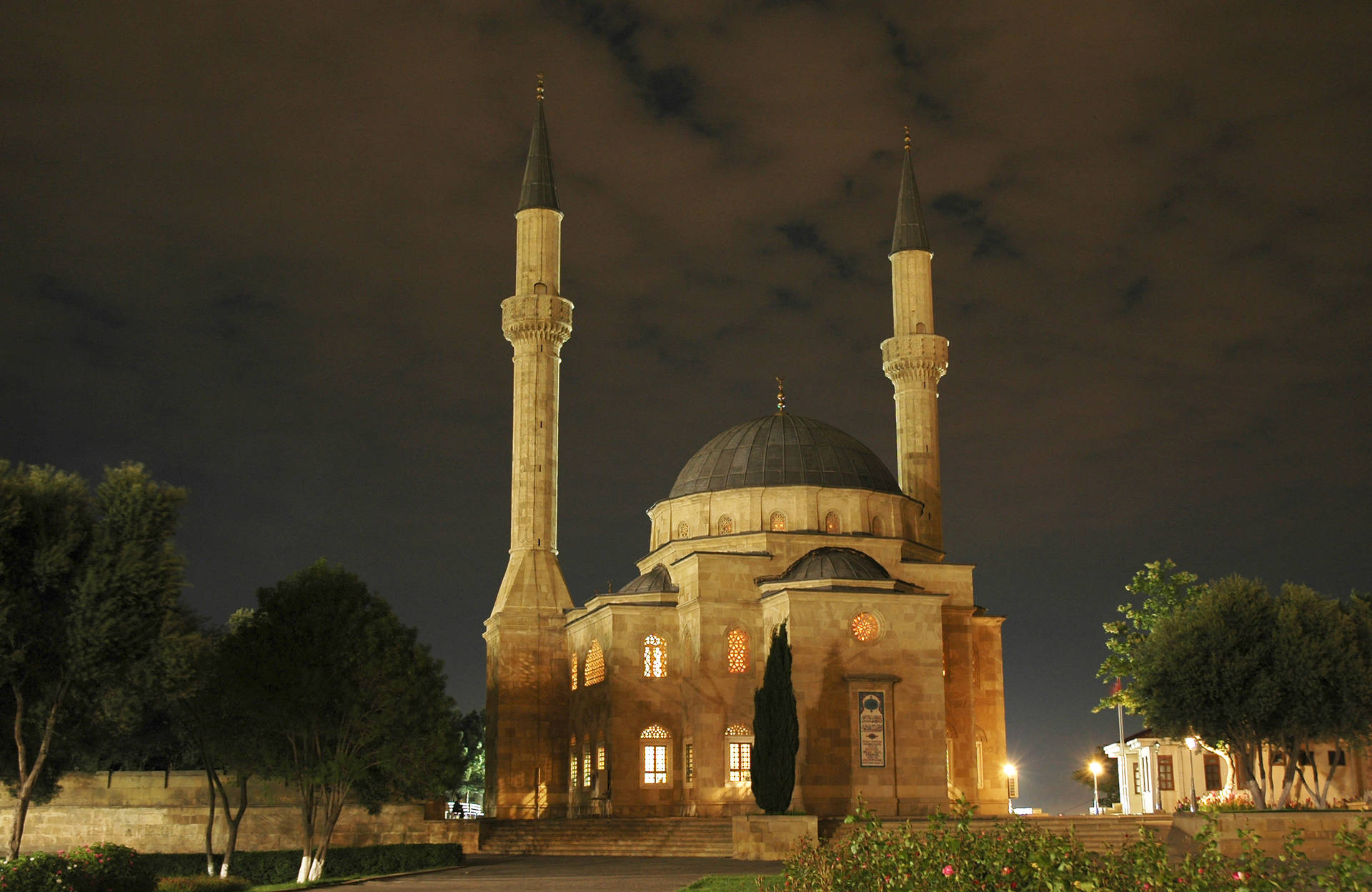 Azerbaijan Mosque At Night Background