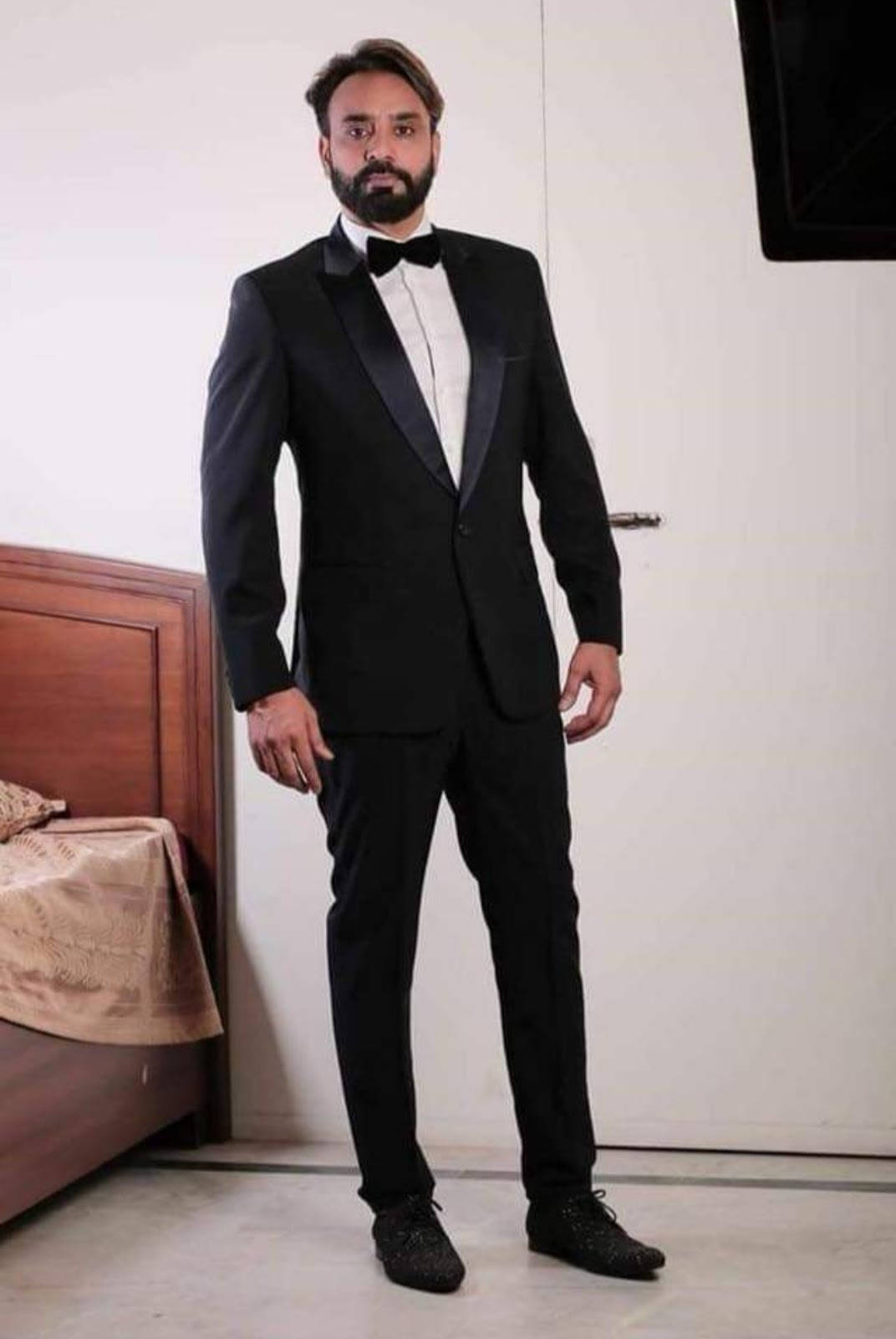 Babbu Maan In A Formal Suit Background