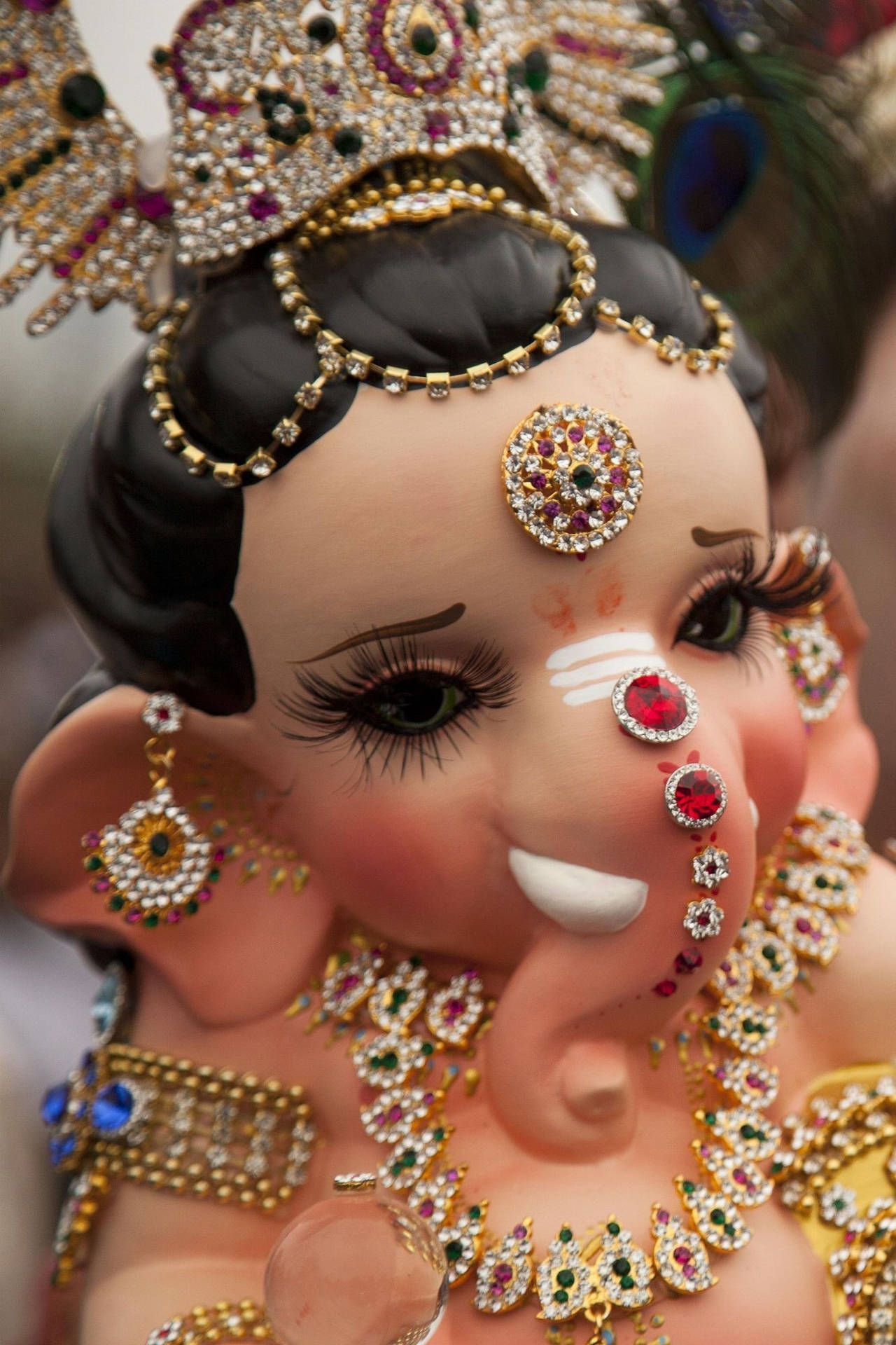 Baby Ganesh Crystal Ornaments Background