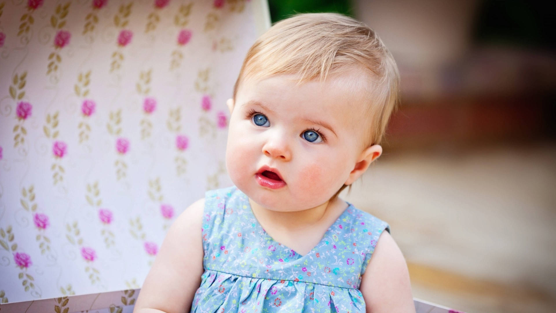 Baby Photography Girl With Blue Eyes Background