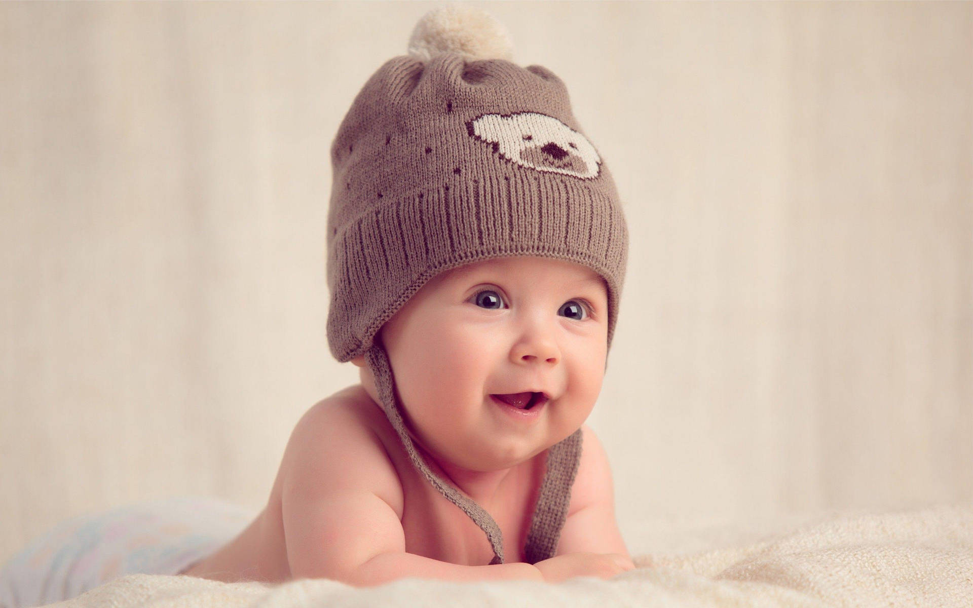 Baby Photography Wearing Brown Bonnet Background