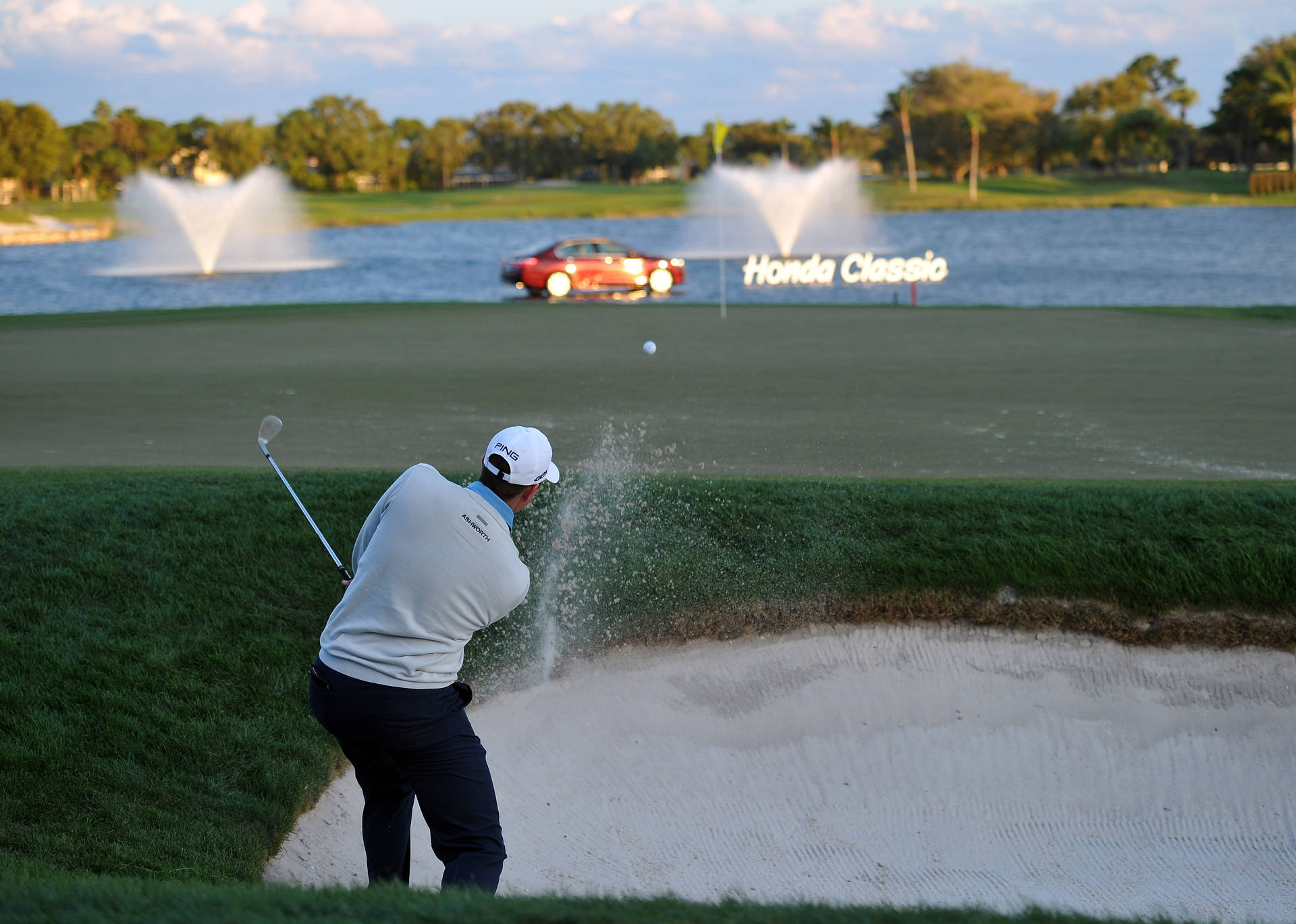 Back-view Photo Michael Thompson Golfing Background