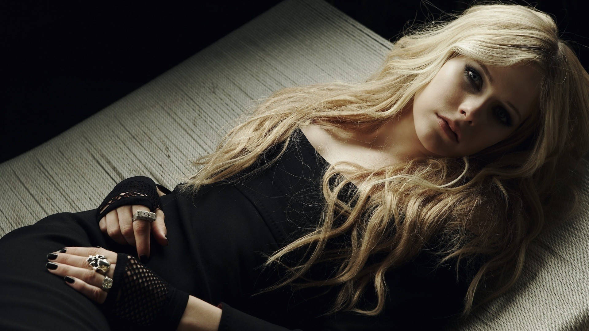 Bad Girl Avril Lavigne Background