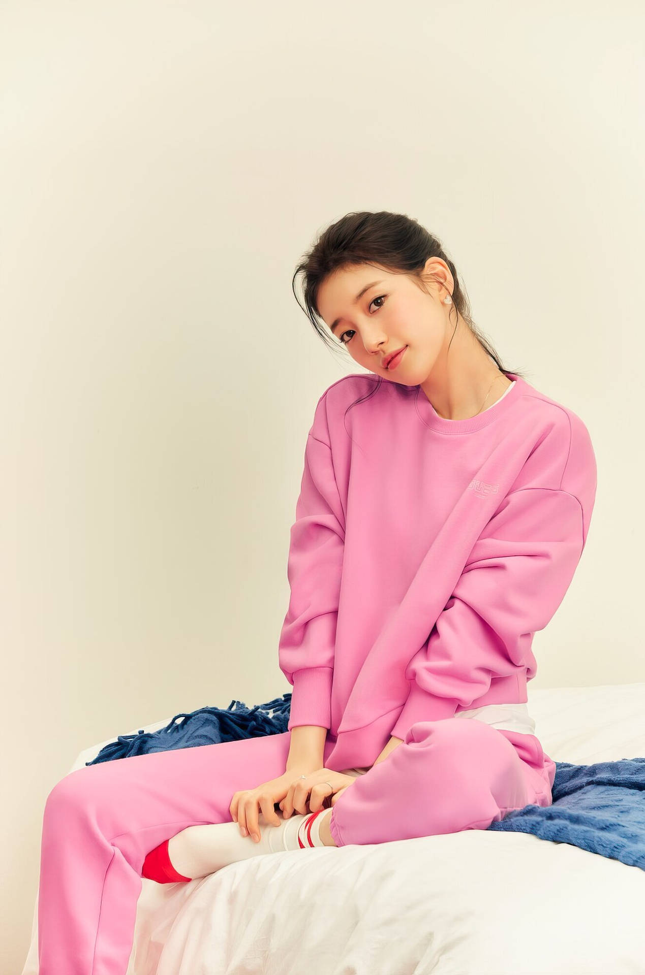Bae Suzy In Cute Pajamas Background