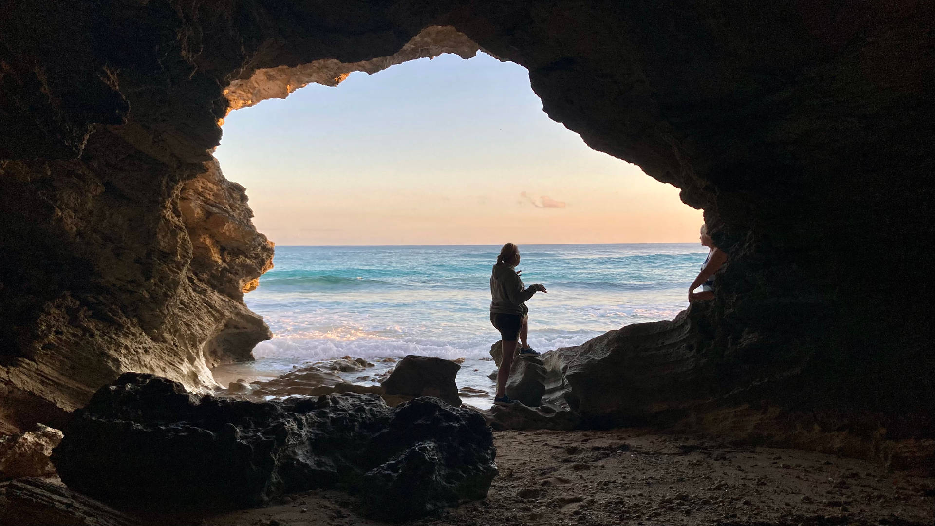 Bahamas Man In Cave Background