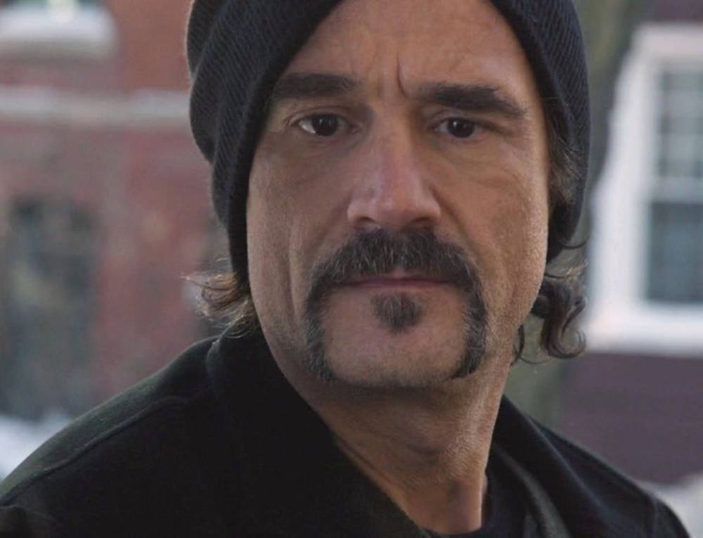 Bandana Elias Koteas Background