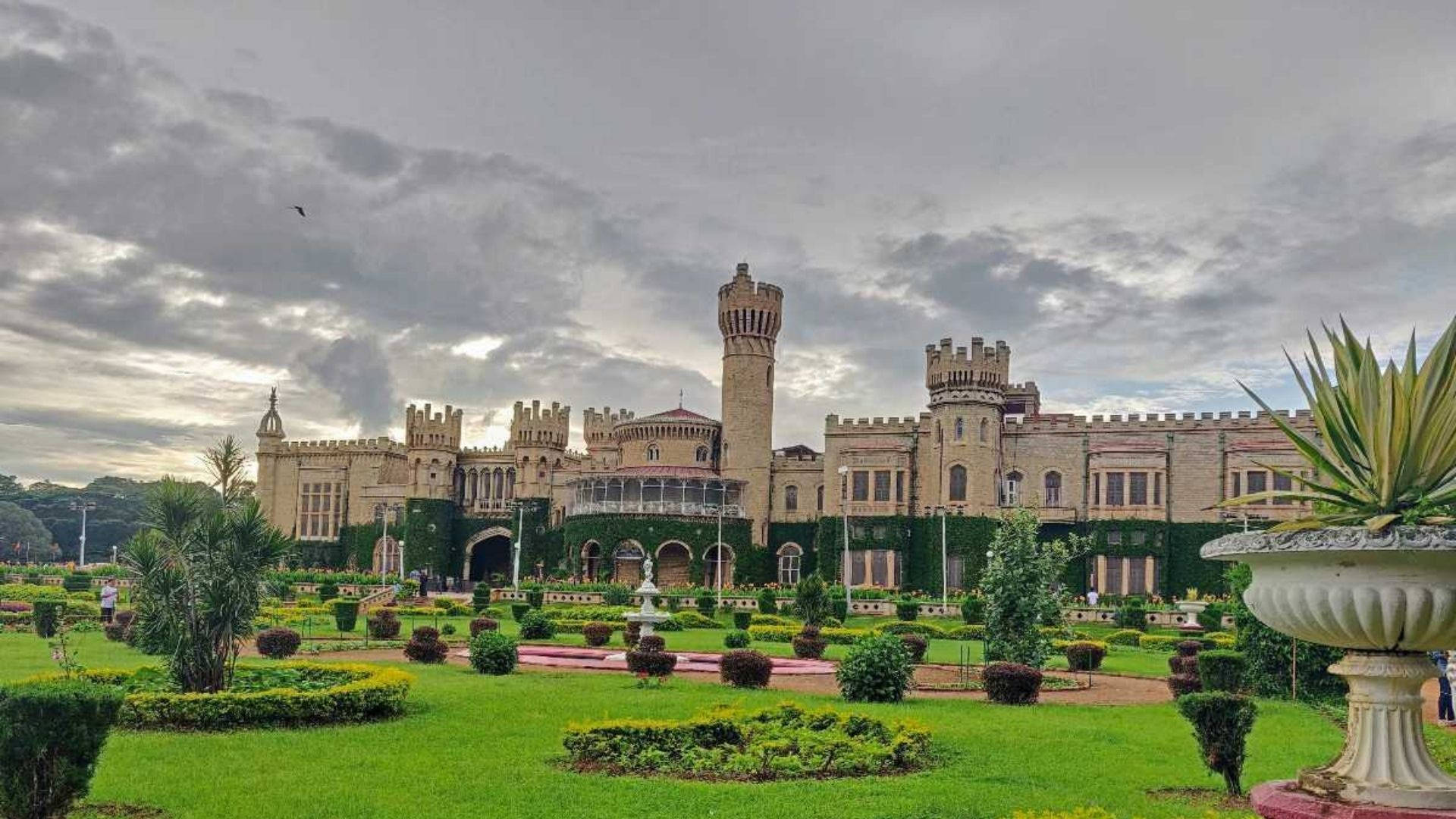 Bangalore Palace Garden Background