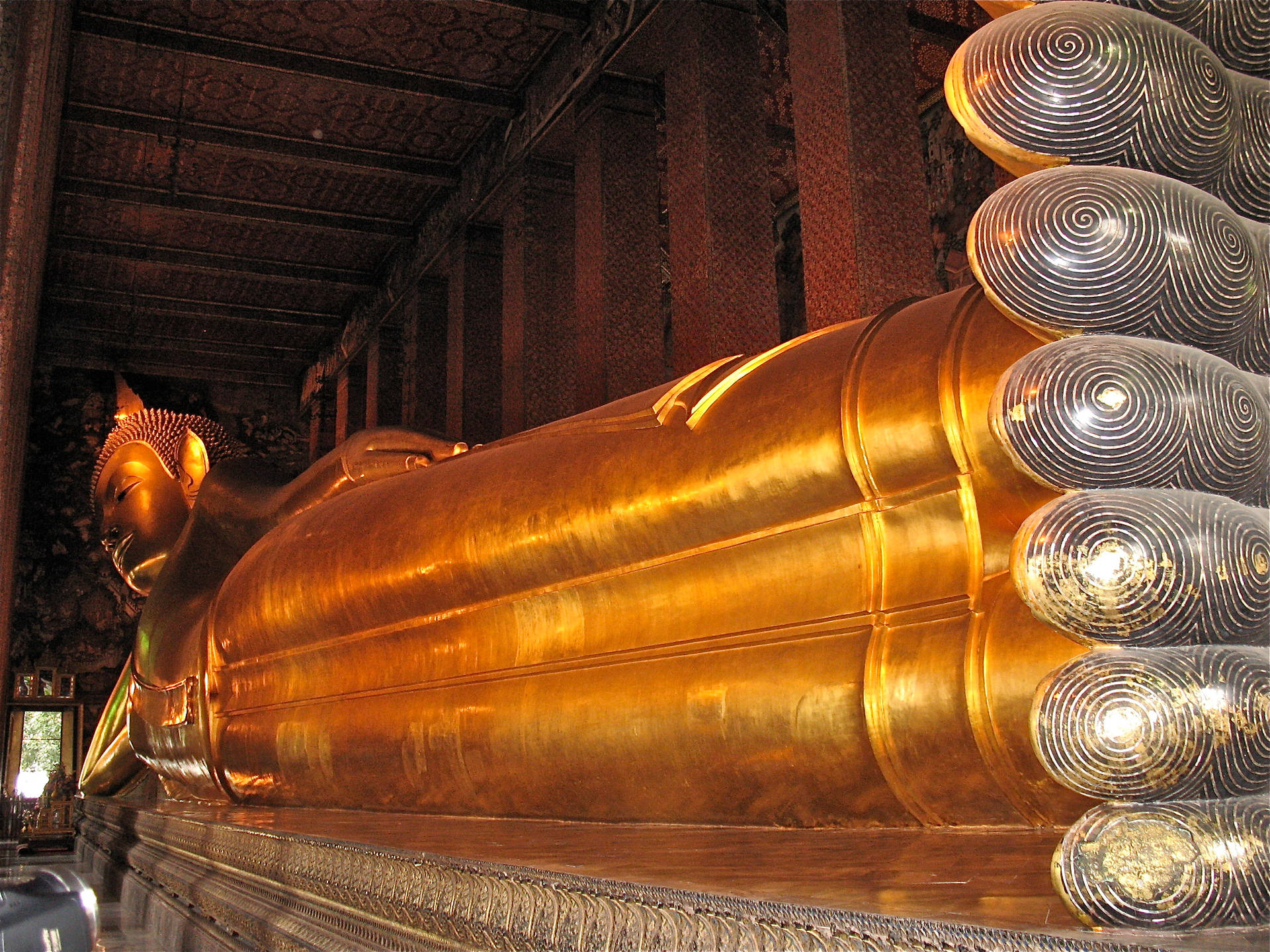 Bangkok Reclining Buddha Background