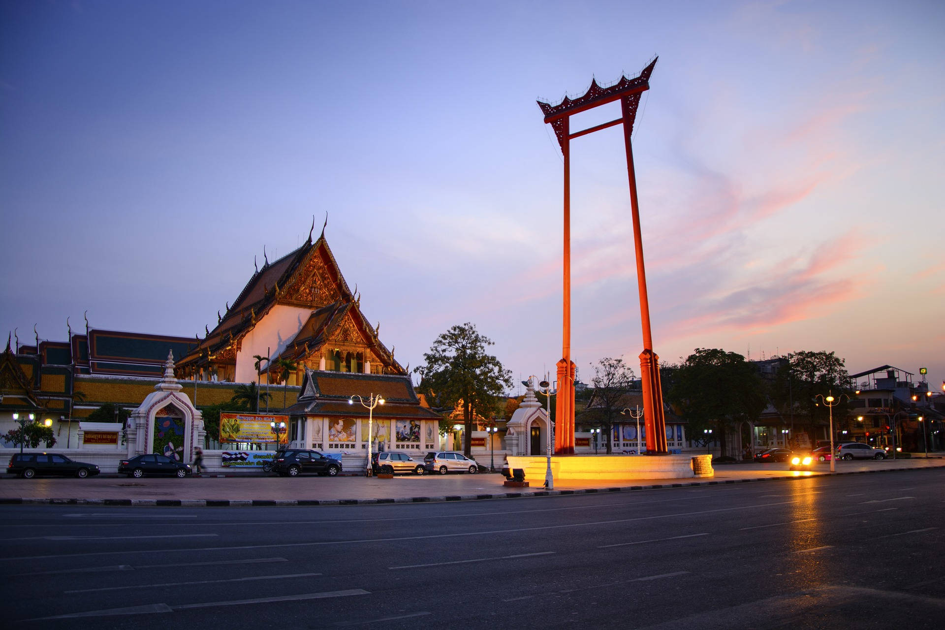 Bangkok's Giant Swing Low-angle Photography Background