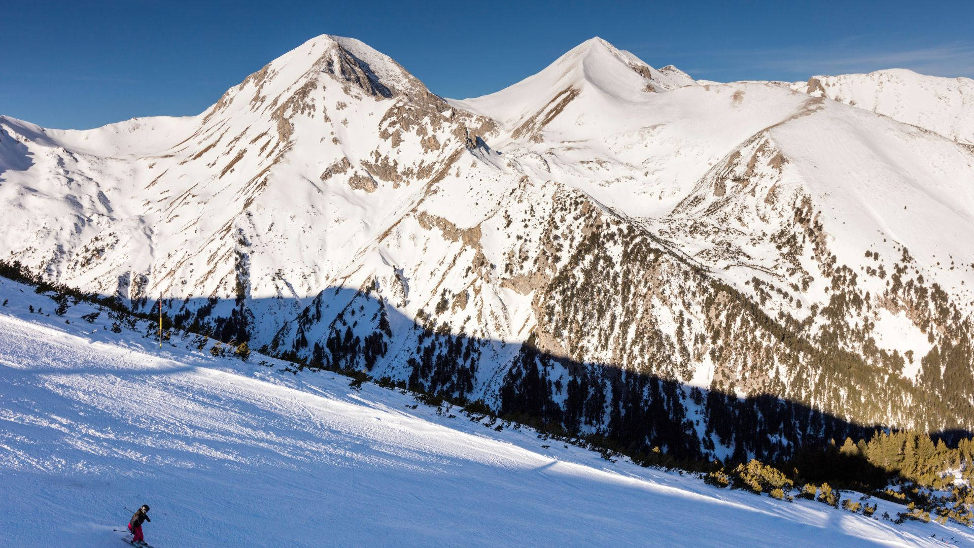 Banskoski Mountain Slope Background