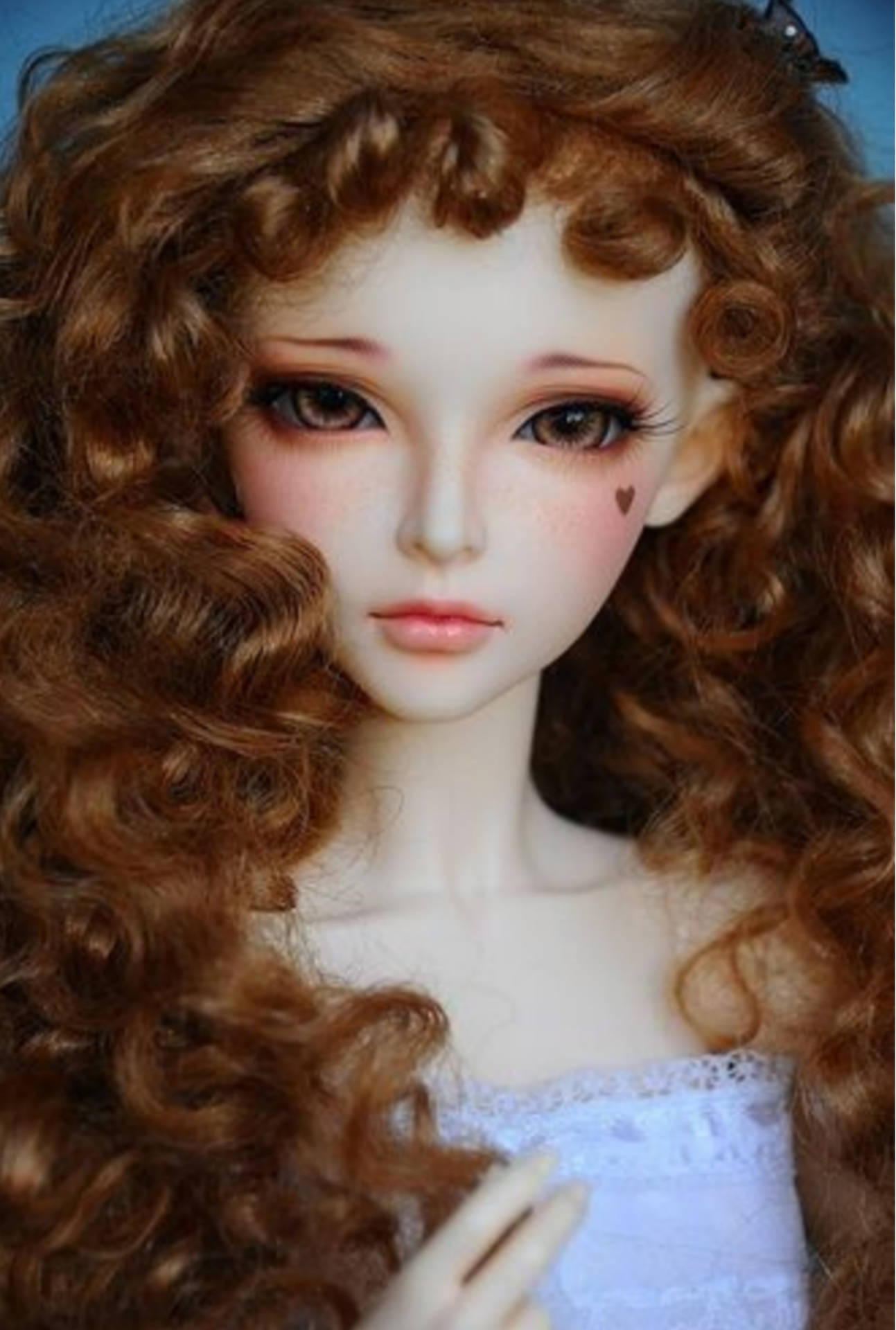 Barbie Doll With Cute Curly Hair Background