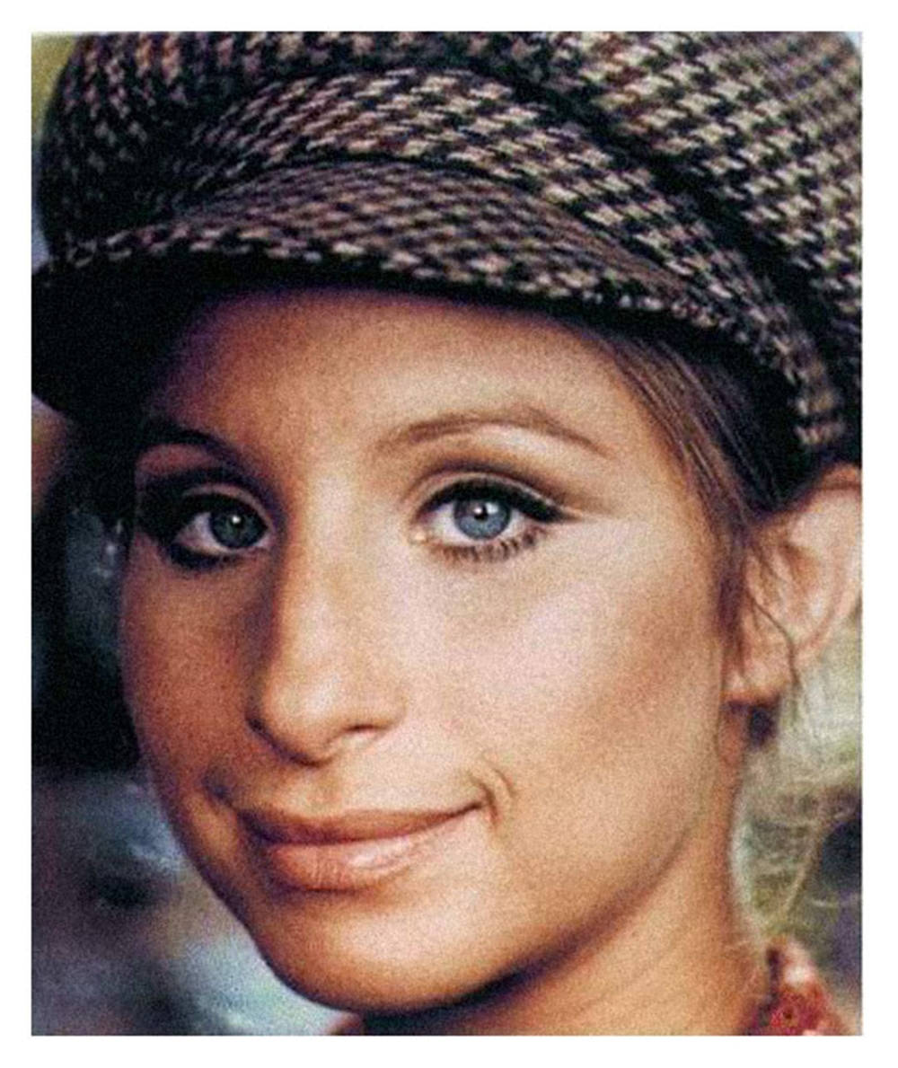 Barbra Streisand As Judy Maxwell Whats Up Doc Background