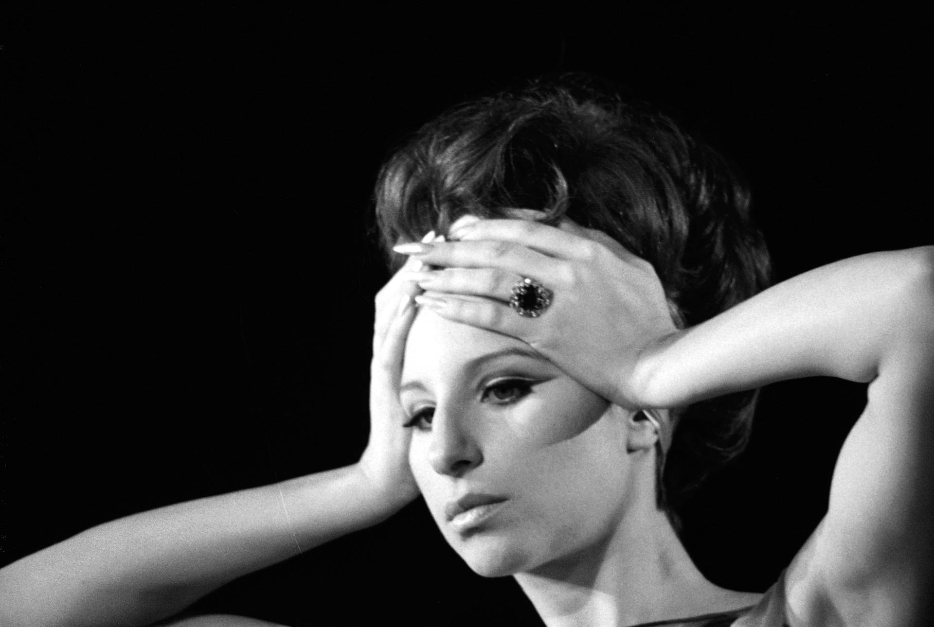 Barbra Streisand Performing In Central Park, 1967 Background