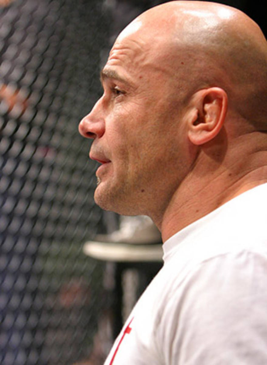 Bas Rutten Heavyweight Champion Background