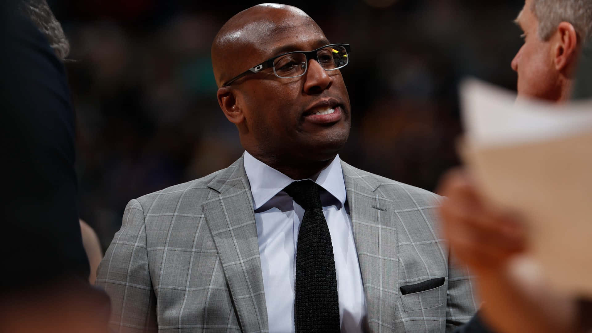 Basketball Coach Mike Brown Background