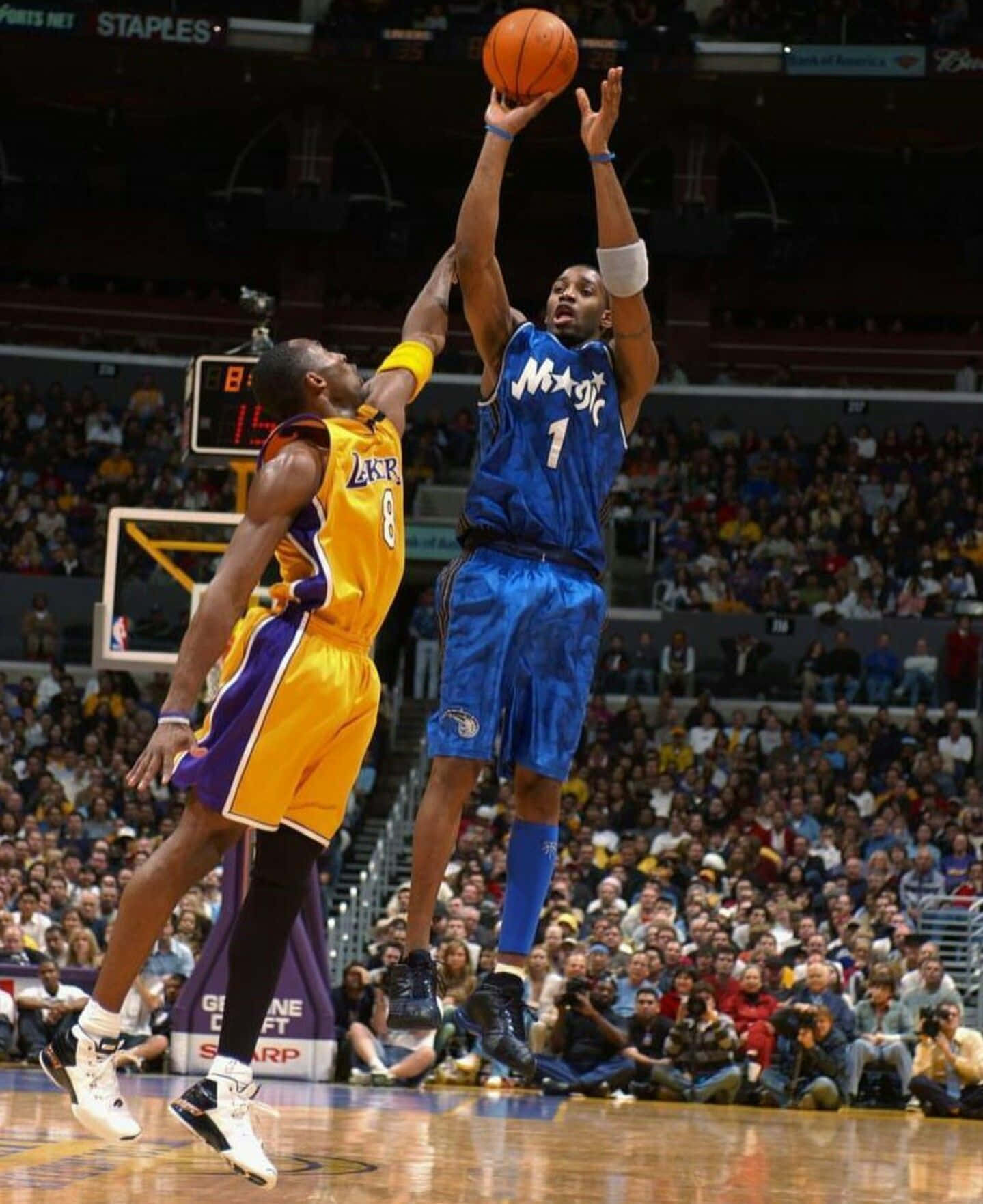 Basketball Star Tracy Mcgrady Background