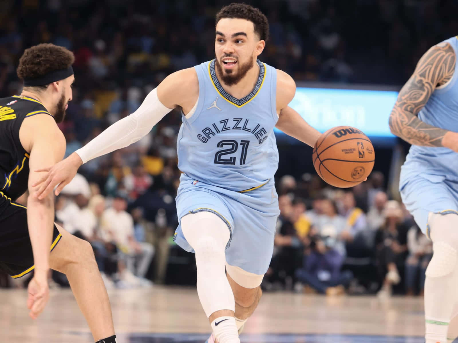 Basketball Star Tyus Jones Background