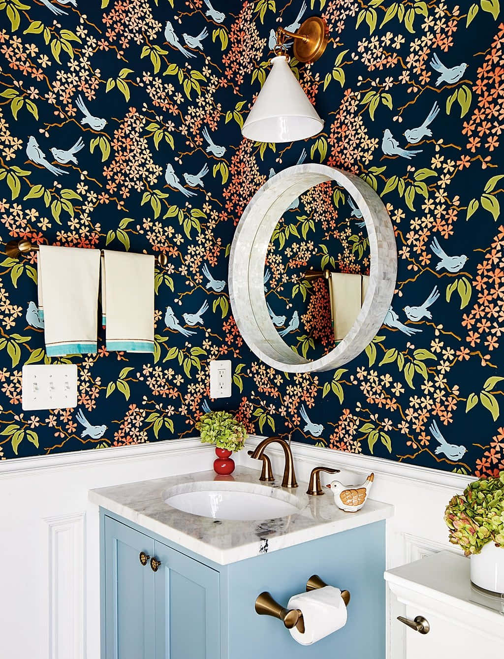 Bathroom Bird Patterned Walls Background