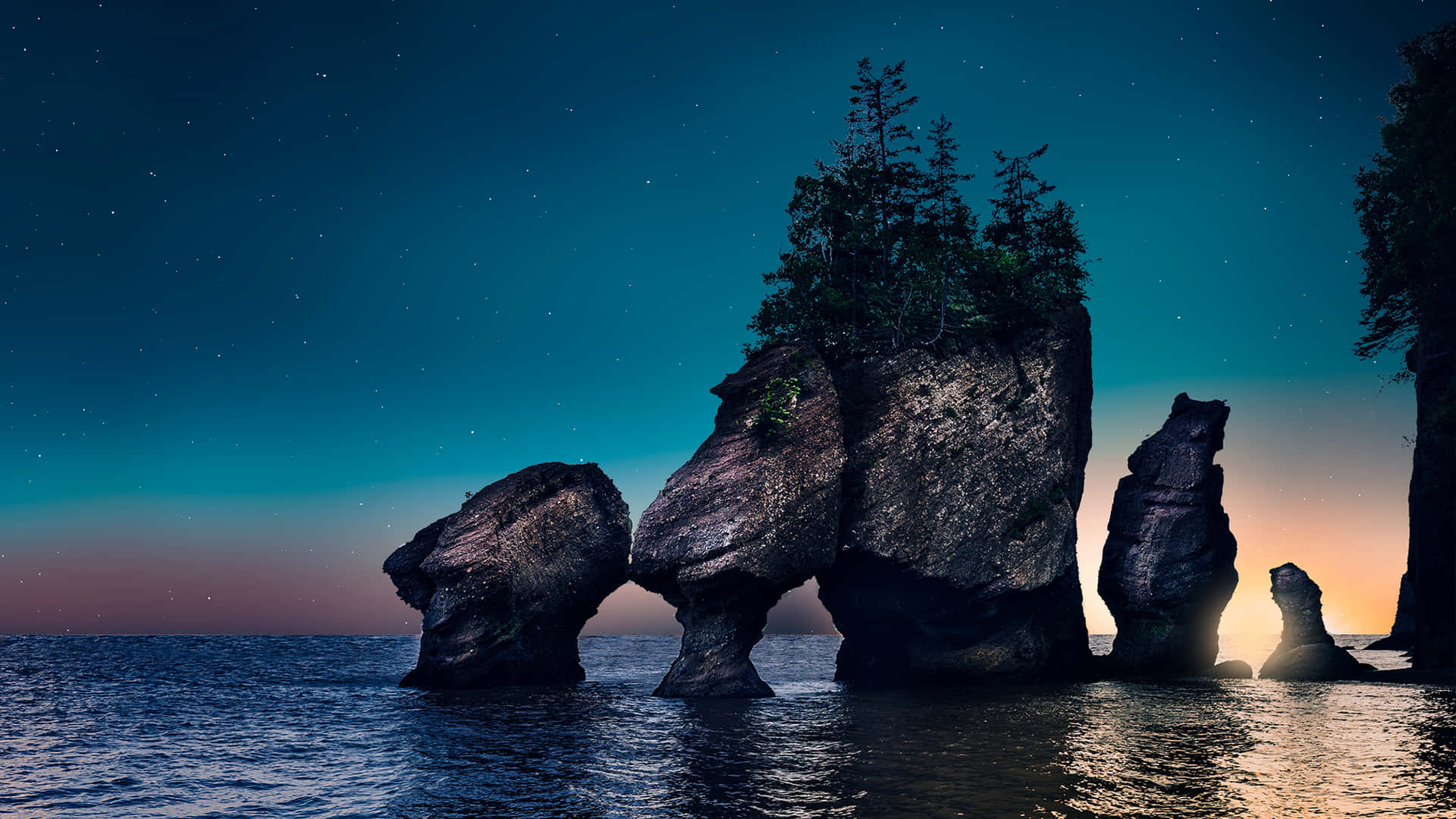 Bay Of Fundy Rock Night Background