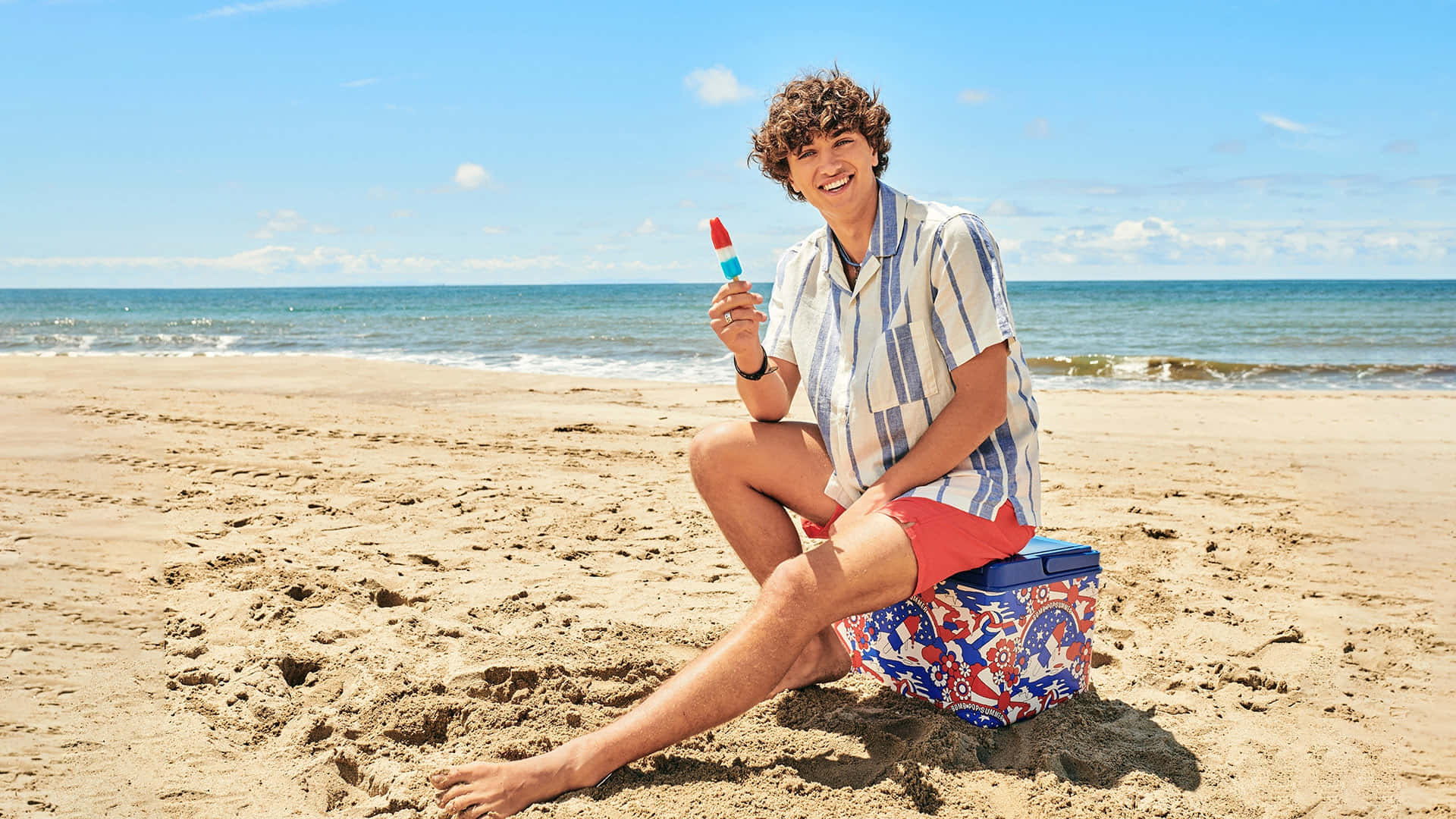 Beachside_ Smiles_with_ Ice_ Pop Background