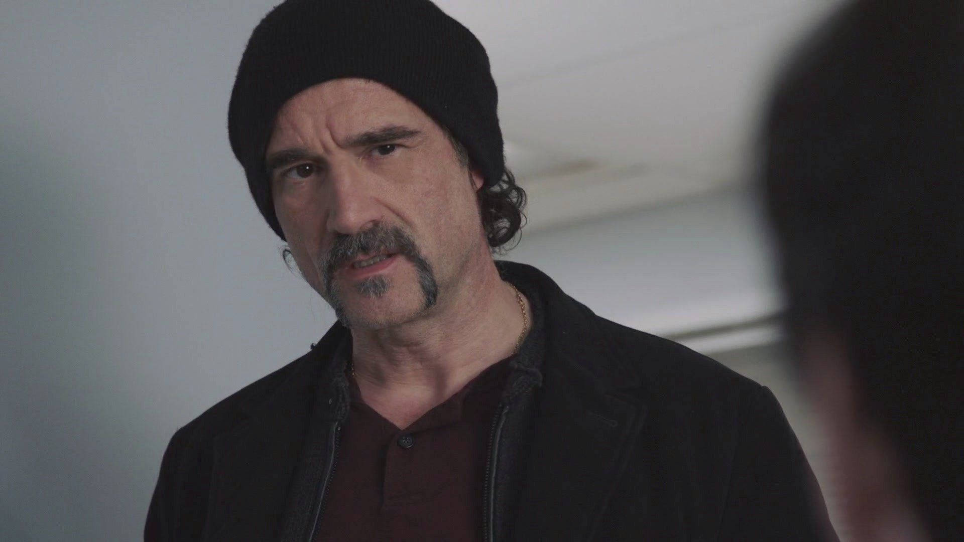 Beanie Elias Koteas