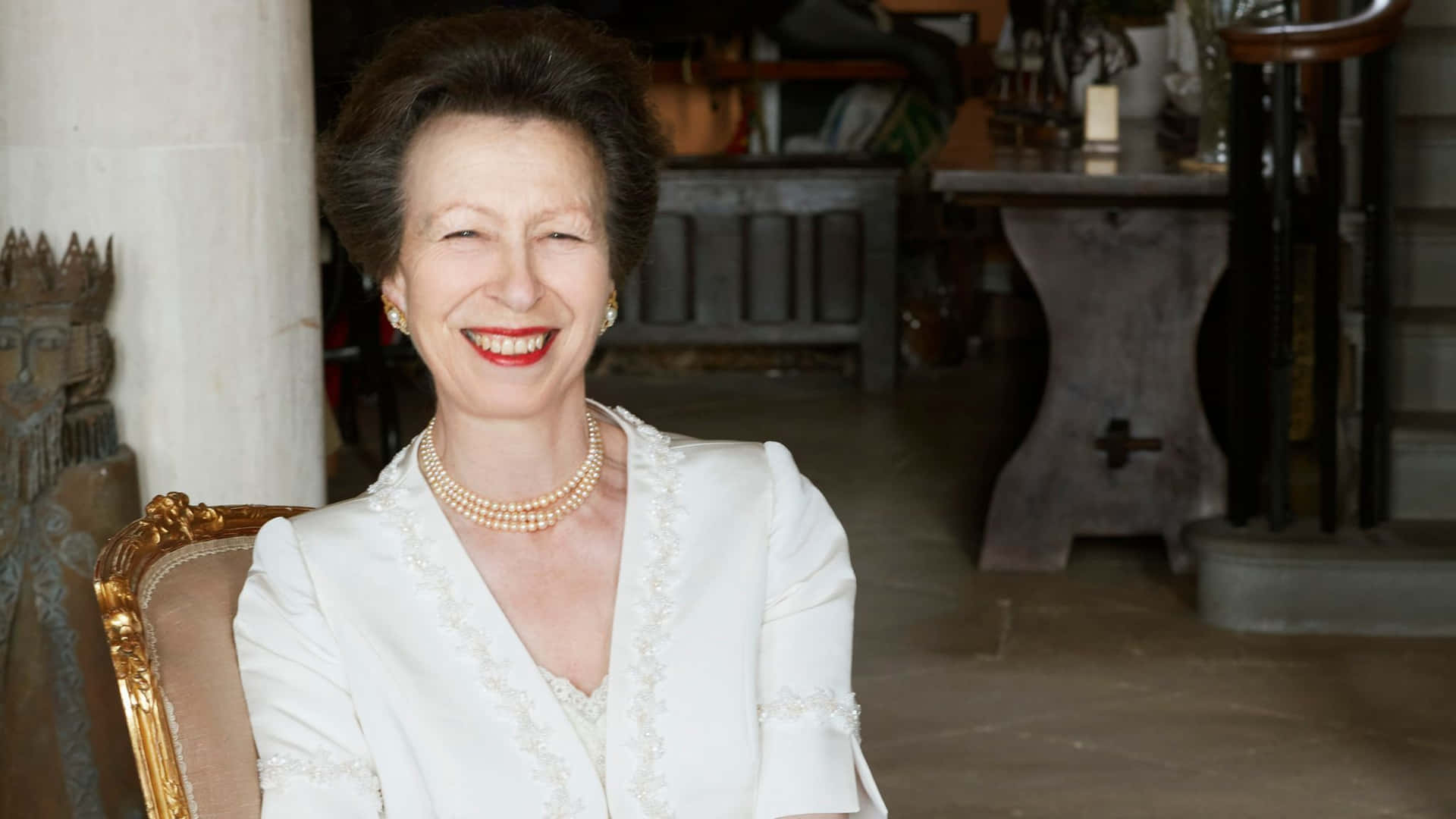 Beautiful 70th Birthday Portrait Of Princess Anne Background