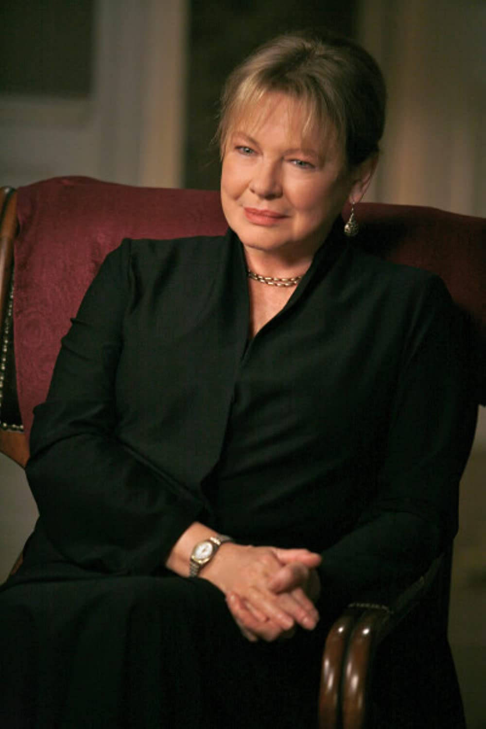 Beautiful American Actress Dianne Wiest As Dr. Gina Toll