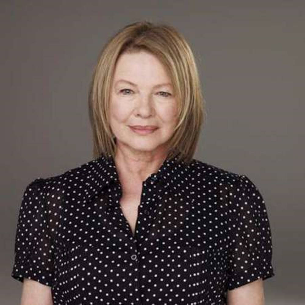 Beautiful American Actress Dianne Wiest Medium Angle Shot Background