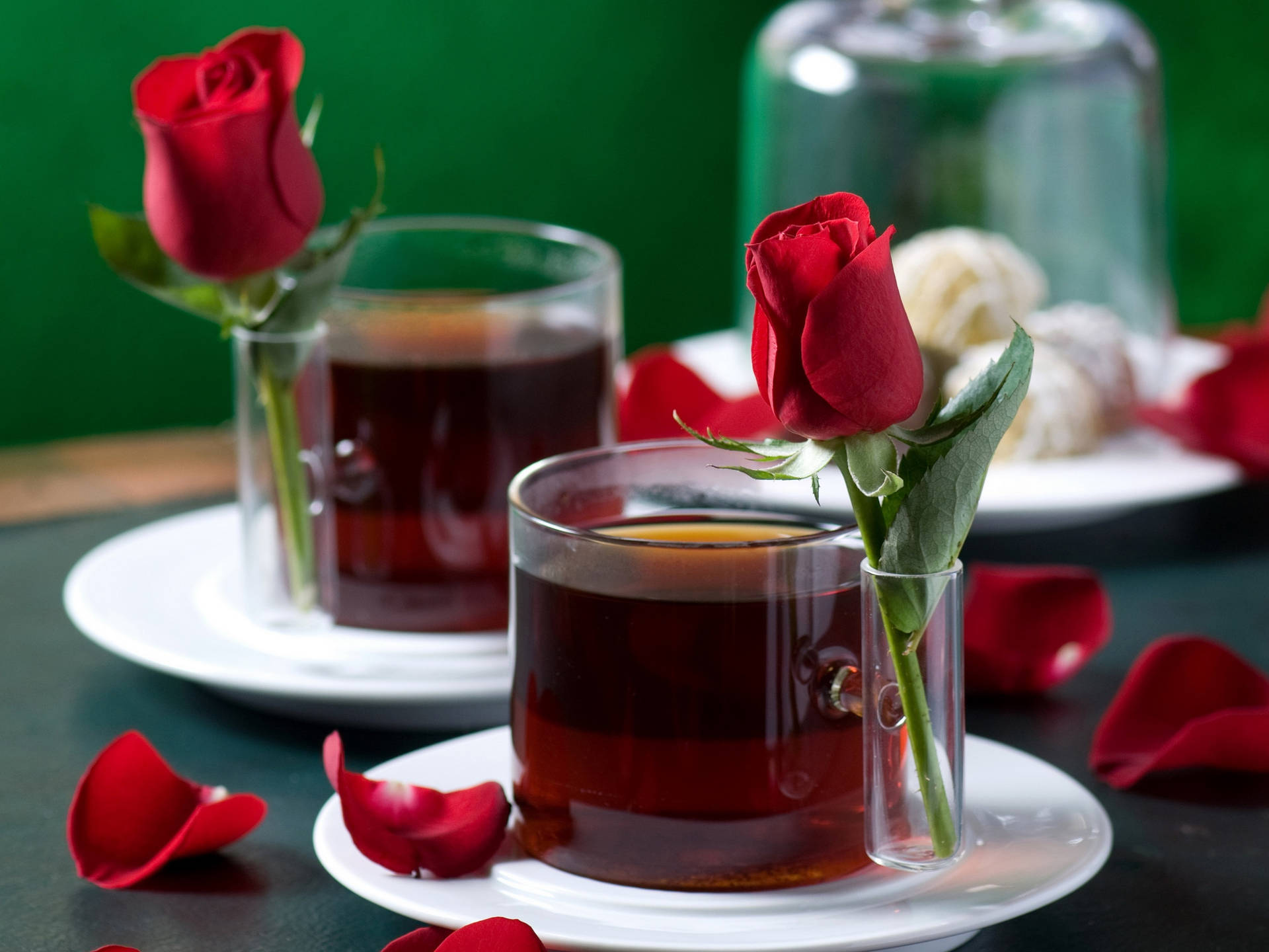 Beautiful Cup Of Tea With Roses Background